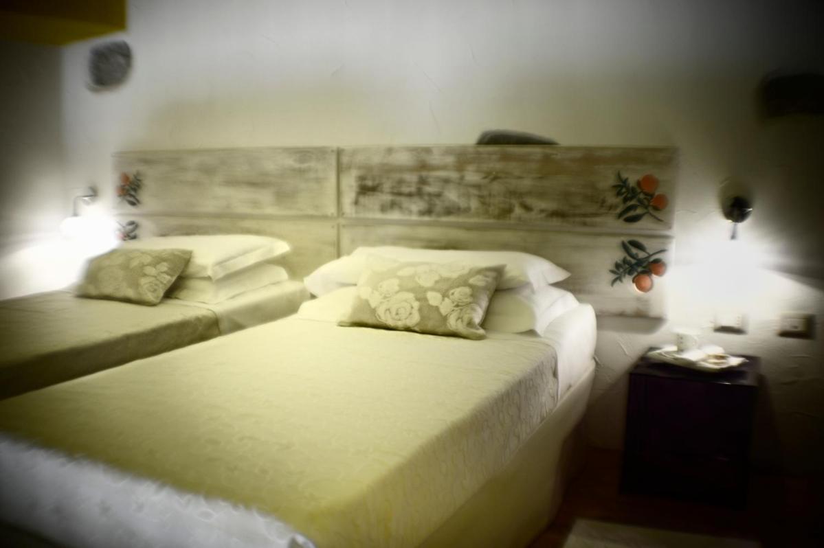 Il Giardino Degli Aranci Bed & Breakfast Mores Екстериор снимка